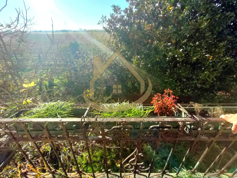 Immagine 30 di Villa in vendita  in Via Sanzio a Mortara