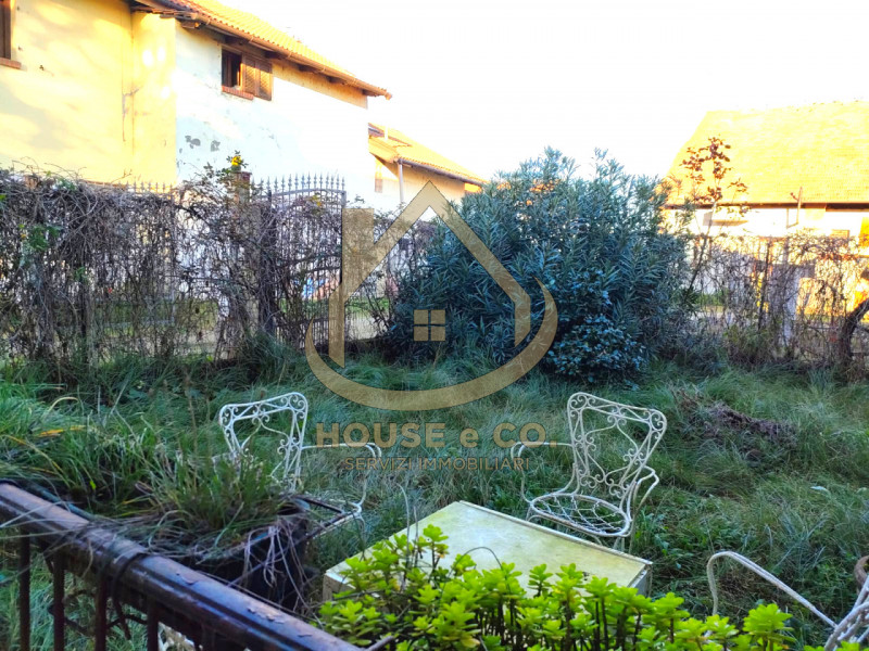 Immagine 37 di Villa in vendita  in Via Sanzio a Mortara