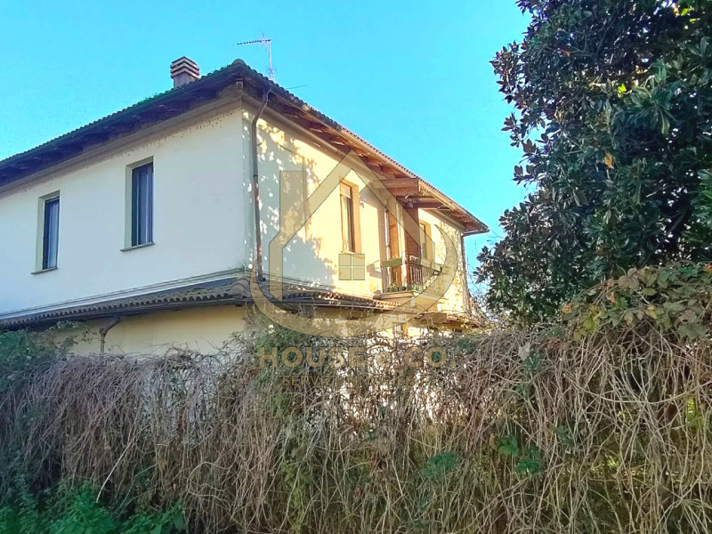 Immagine 39 di Villa in vendita  in Via Sanzio a Mortara