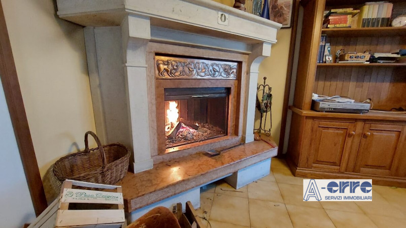 Immagine 10 di Casa indipendente in vendita  a Valbrenta