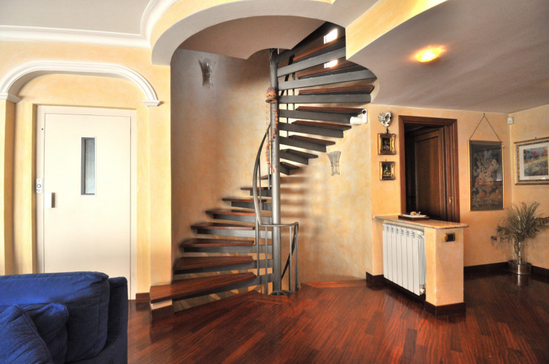 Immagine 11 di Villa in vendita  in Largo Guglielmo La Pegna a Roma