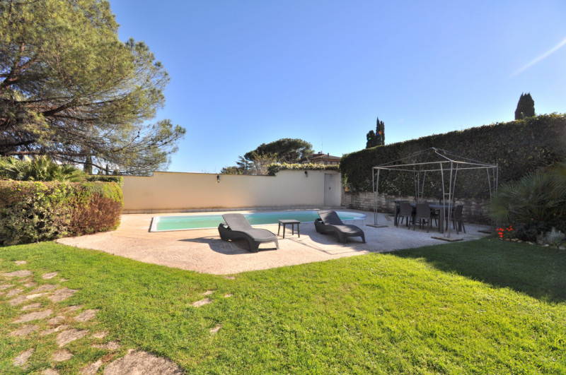 Immagine 17 di Villa in vendita  in Largo Guglielmo La Pegna a Roma