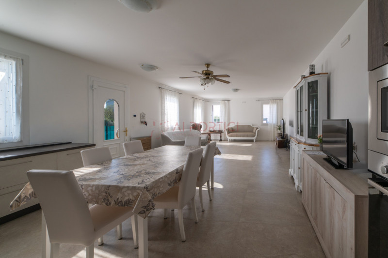 Immagine 5 di Villa in vendita  in Via Buffa a Brugine