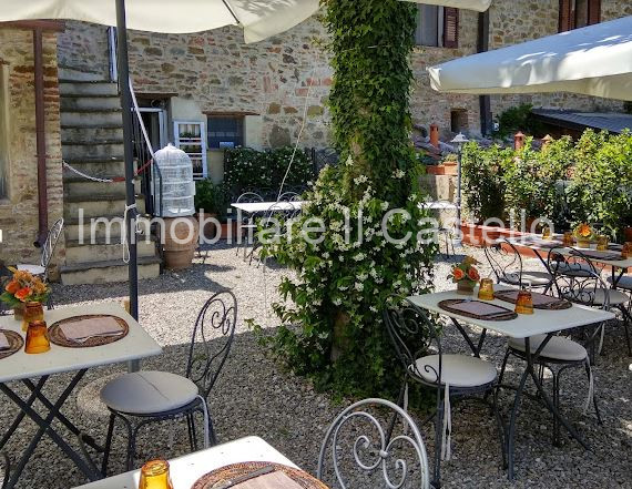 Immagine 14 di Attività commerciale in vendita  in Porta Fiorentina a Paciano