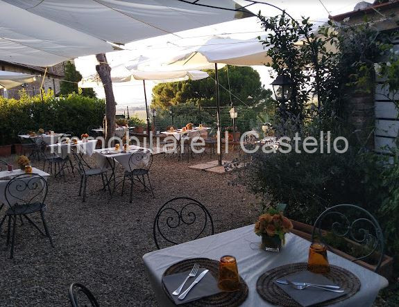 Immagine 15 di Attività commerciale in vendita  in Porta Fiorentina a Paciano