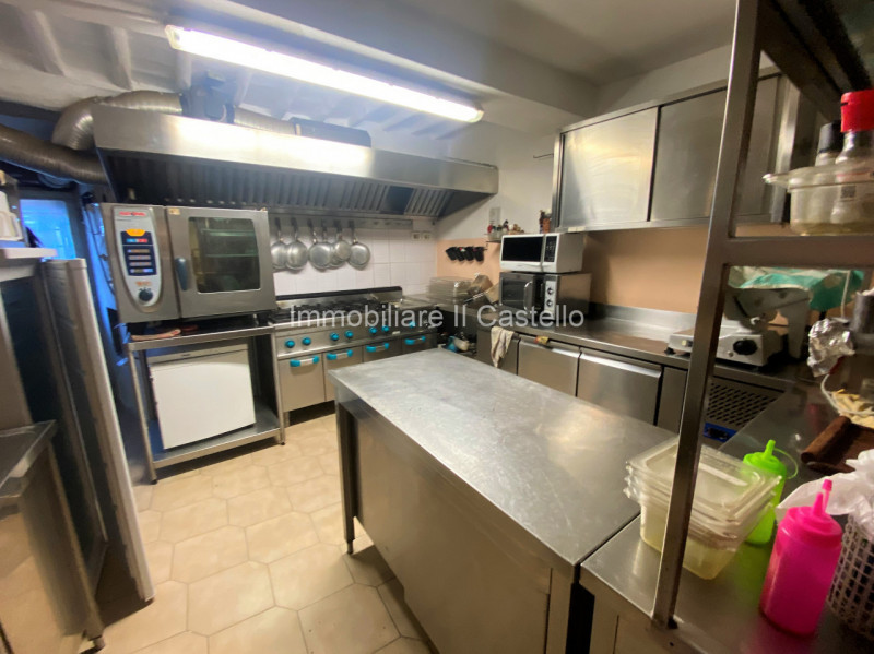 Immagine 18 di Attività commerciale in vendita  in Porta Fiorentina a Paciano