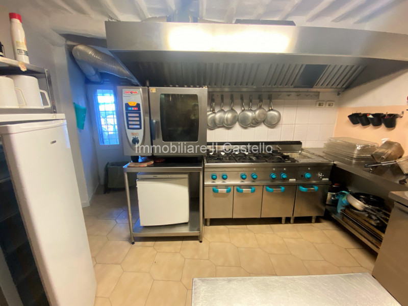 Immagine 19 di Attività commerciale in vendita  in Porta Fiorentina a Paciano