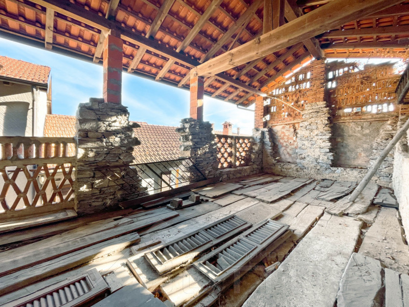 Immagine 4 di Rustico / casale in vendita  in Via per Colazza 21 a Meina