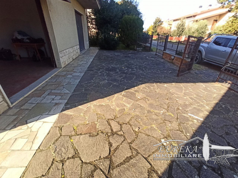 Immagine 5 di Casa indipendente in vendita  in via roma 152 a Castiglione Del Lago