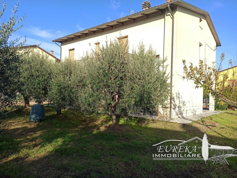 Immagine 9 di Casa indipendente in vendita  in via roma 152 a Castiglione Del Lago