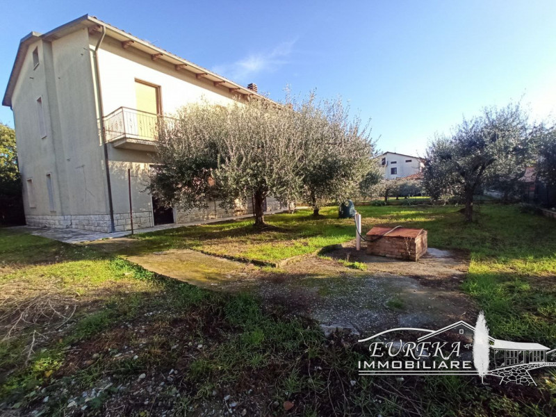 Immagine 11 di Casa indipendente in vendita  in via roma 152 a Castiglione Del Lago