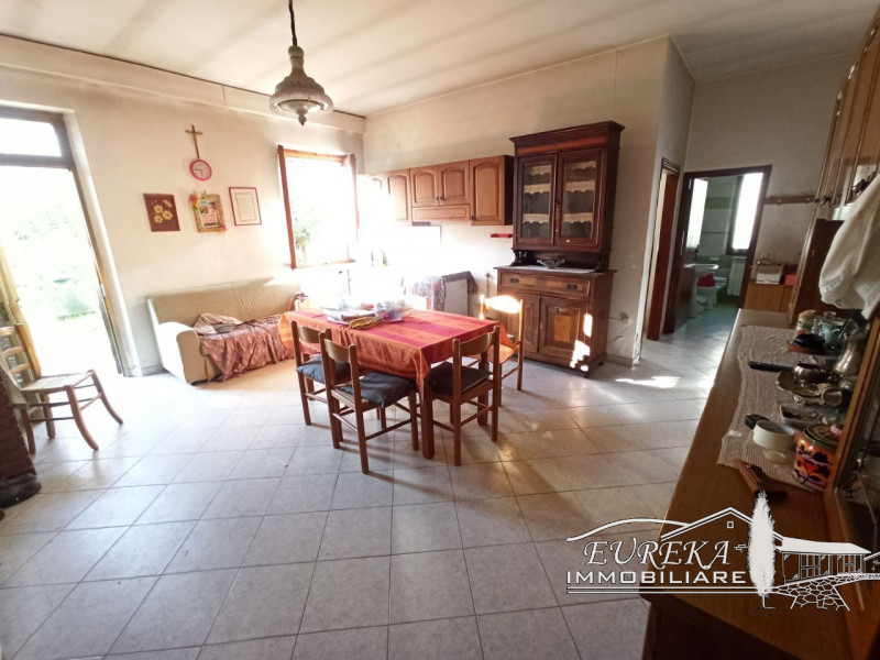 Immagine 16 di Casa indipendente in vendita  in via roma 152 a Castiglione Del Lago