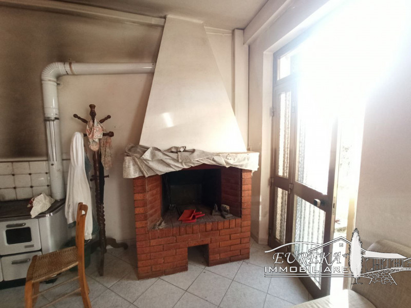 Immagine 19 di Casa indipendente in vendita  in via roma 152 a Castiglione Del Lago
