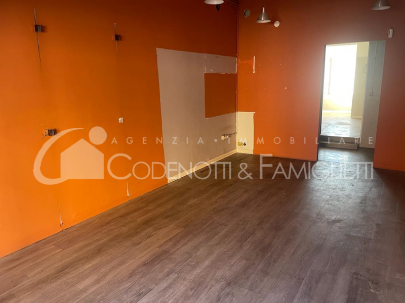 Immagine 5 di Negozio in vendita  in via Indipendenza, 80 a Brescia