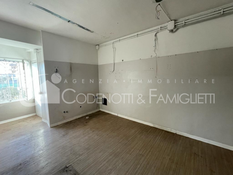 Immagine 7 di Negozio in vendita  in via Indipendenza, 80 a Brescia