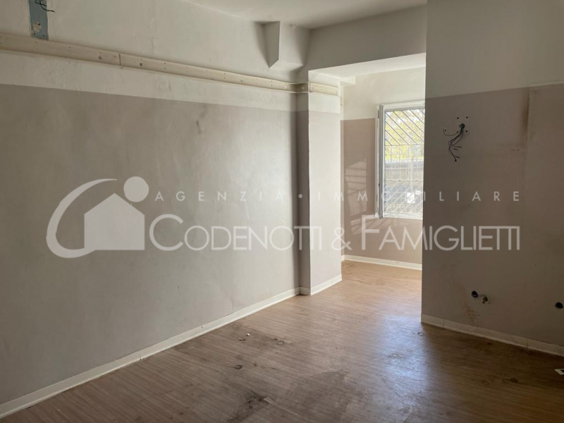 Immagine 9 di Negozio in vendita  in via Indipendenza, 80 a Brescia