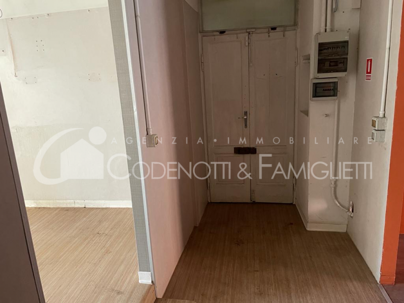 Immagine 11 di Negozio in vendita  in via Indipendenza, 80 a Brescia