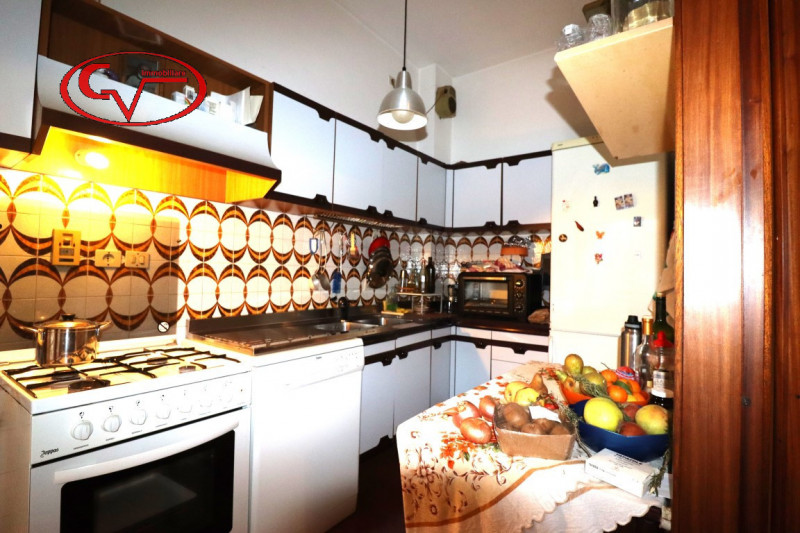 Immagine 7 di Appartamento in vendita  in via 24 maggio a Montevarchi