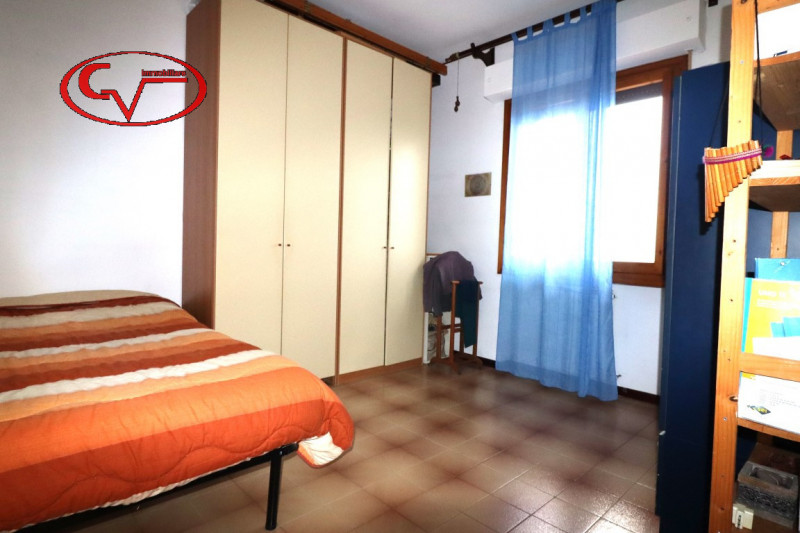 Immagine 10 di Appartamento in vendita  in via 24 maggio a Montevarchi