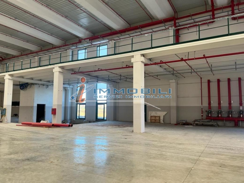 Immagine 17 di Magazzino in affitto  in VIA ROMA a Sulbiate