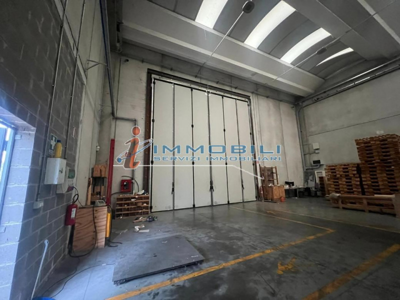 Immagine 14 di Laboratorio in vendita  in VIA CECHOV a San Giuliano Milanese