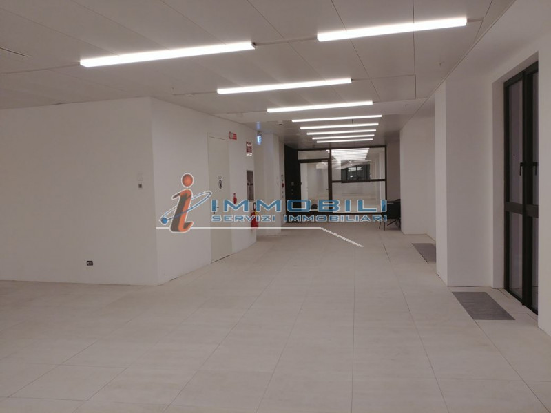 Immagine 7 di Ufficio in affitto  in CORSO VITTORIO EMANUELE II a Milano