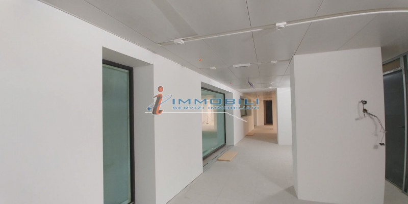 Immagine 14 di Ufficio in affitto  in CORSO VITTORIO EMANUELE II a Milano