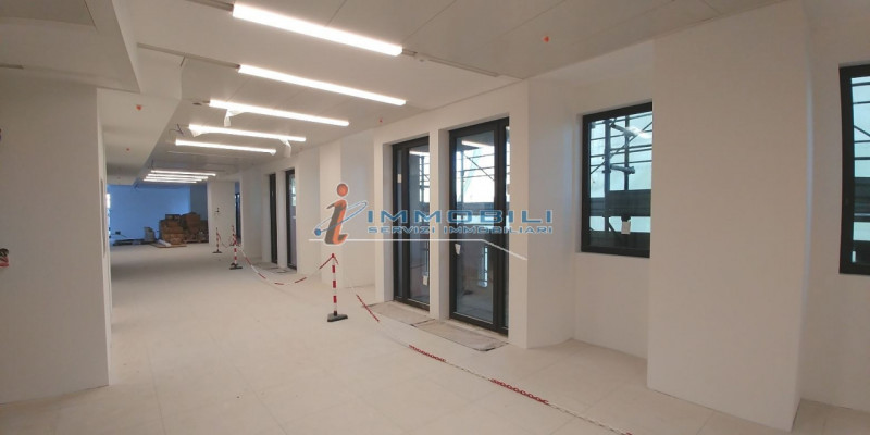 Immagine 20 di Ufficio in affitto  in CORSO VITTORIO EMANUELE II a Milano