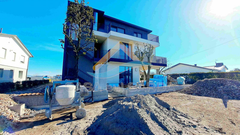 Immagine 22 di Appartamento in vendita  in Via G. Falcone 14 a Peschiera Del Garda