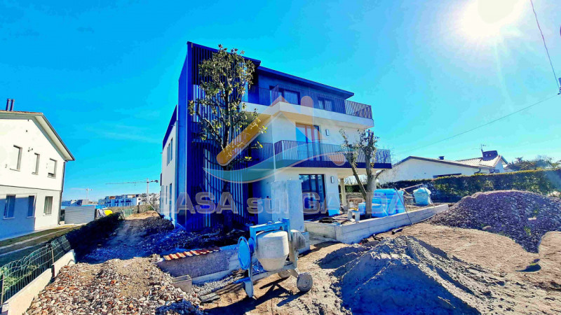 Immagine 25 di Appartamento in vendita  in Via G. Falcone 14 a Peschiera Del Garda