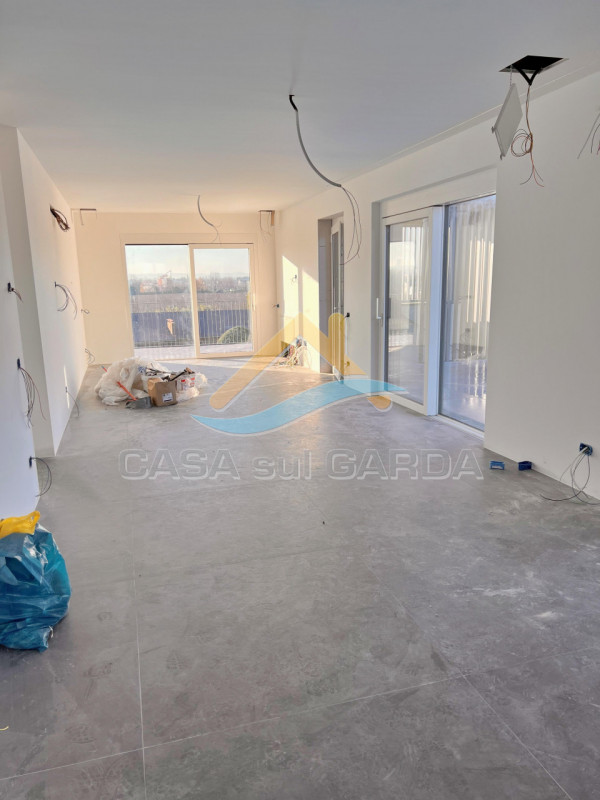 Immagine 20 di Attico in vendita  in Via G. Falcone 14 a Peschiera Del Garda