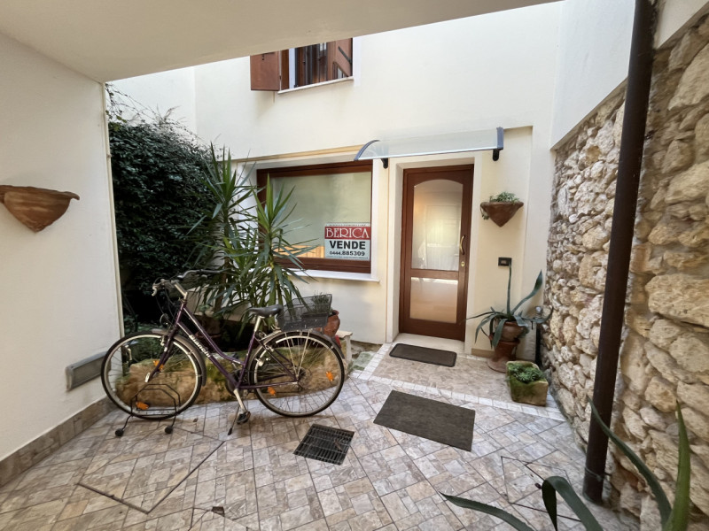 Immagine 2 di Villetta a schiera in vendita  in Via Roma a Sossano