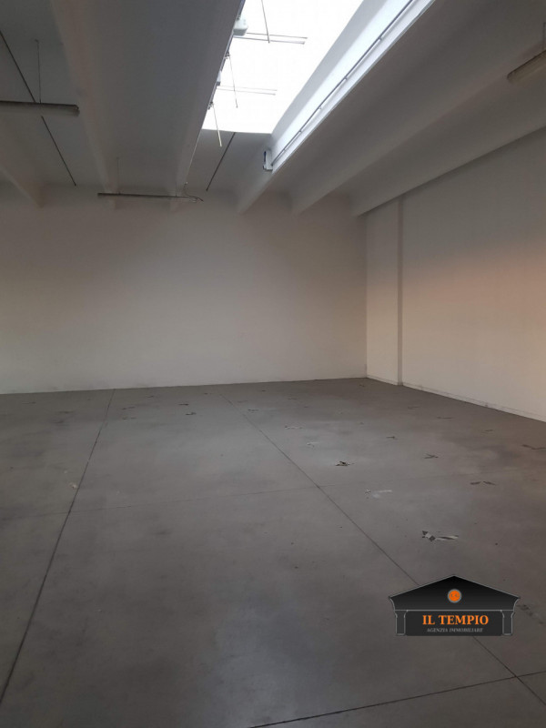 Immagine 3 di Capannone industriale in vendita  in VIA SAVIABONA a Vicenza