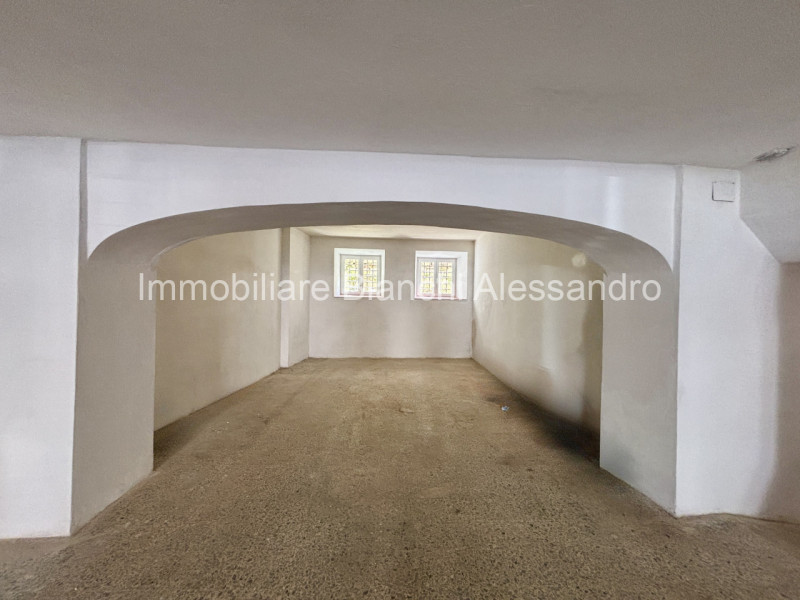 Immagine 2 di Negozio in affitto  in Via Roma a Bagno A Ripoli