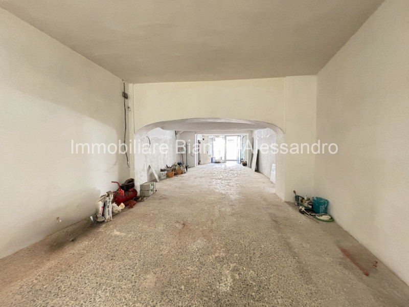 Immagine 4 di Negozio in affitto  in Via Roma a Bagno A Ripoli