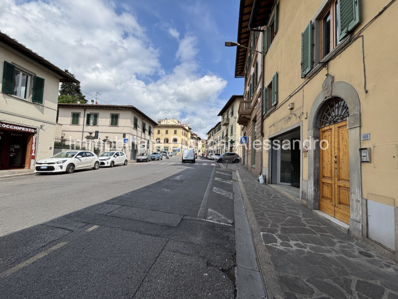 Immagine 7 di Negozio in affitto  in Via Roma a Bagno A Ripoli
