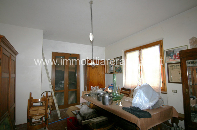 Immagine 2 di Casa indipendente in vendita  a Lucignano