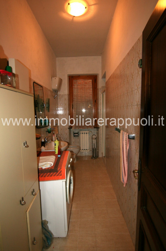 Immagine 3 di Casa indipendente in vendita  a Lucignano