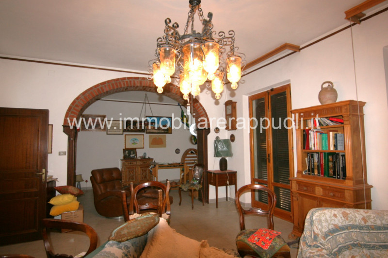 Immagine 6 di Casa indipendente in vendita  a Lucignano