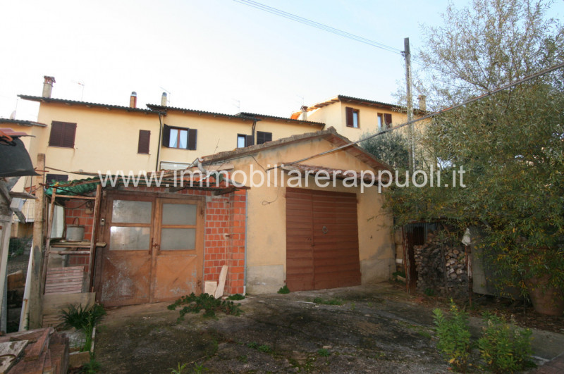 Immagine 23 di Casa indipendente in vendita  a Lucignano