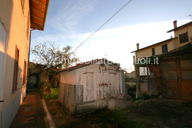 Immagine 24 di Casa indipendente in vendita  a Lucignano