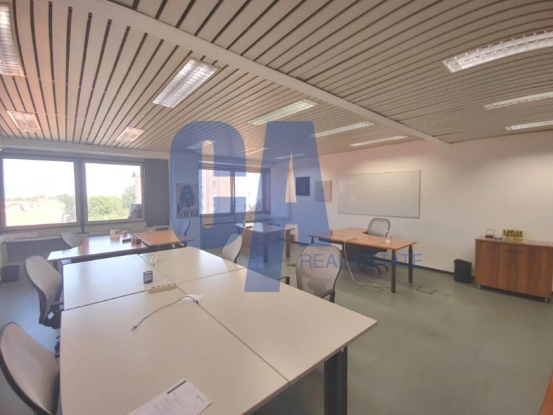 Immagine 4 di Ufficio in affitto  in VIA CECHOV ANTONIO a Milano