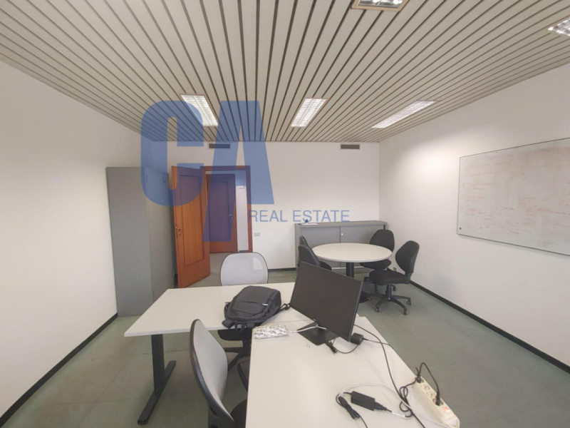 Immagine 9 di Ufficio in affitto  in VIA CECHOV ANTONIO a Milano