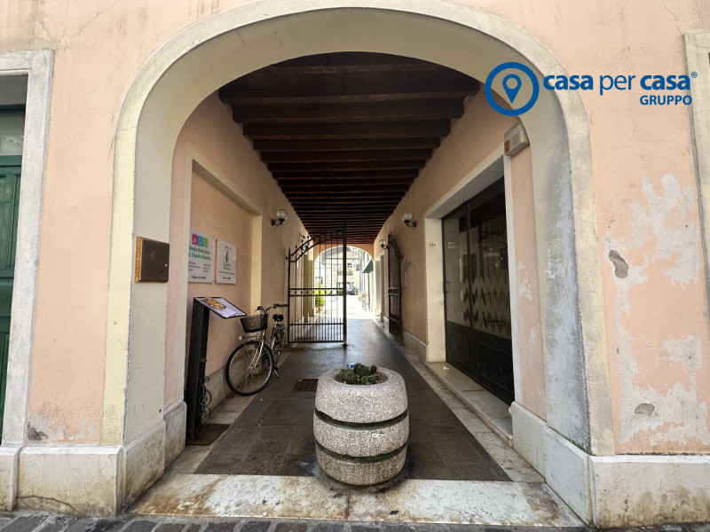 Immagine 8 di Negozio in vendita  in Corte Cappa D'Oro a Rovigo