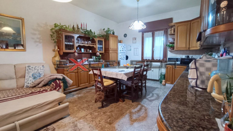 Immagine 4 di Appartamento in vendita  in Corso Risorgimento n. 160 - Porto Viro (RO) a Rosolina