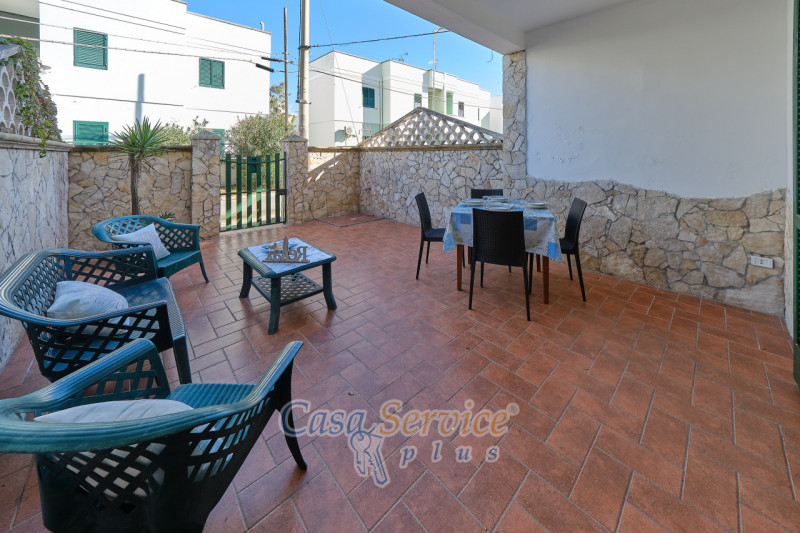 Immagine 3 di Villa in vendita  in Via Dei Pini a Gallipoli