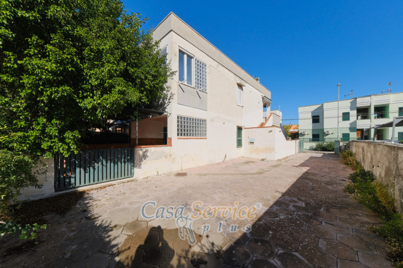 Immagine 7 di Villa in vendita  in Via Dei Pini a Gallipoli