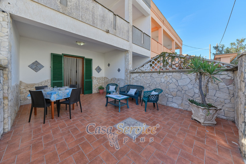 Immagine 8 di Villa in vendita  in Via Dei Pini a Gallipoli