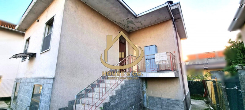 Immagine 3 di Villa in vendita  in Viale Montegrappa a Vigevano