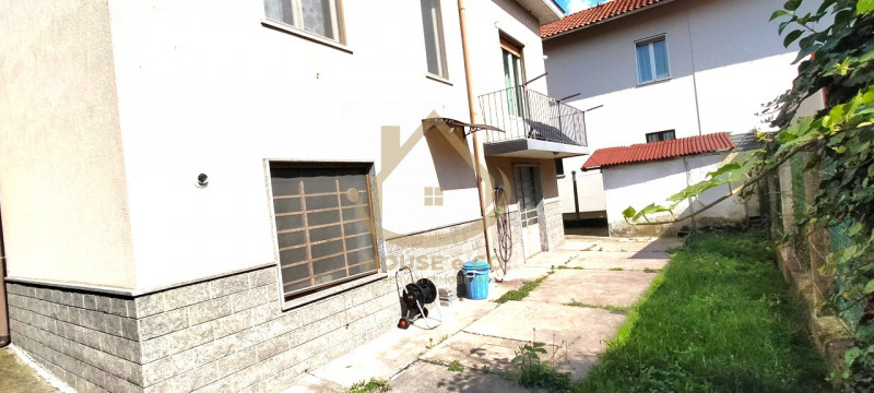 Immagine 8 di Villa in vendita  in Viale Montegrappa a Vigevano